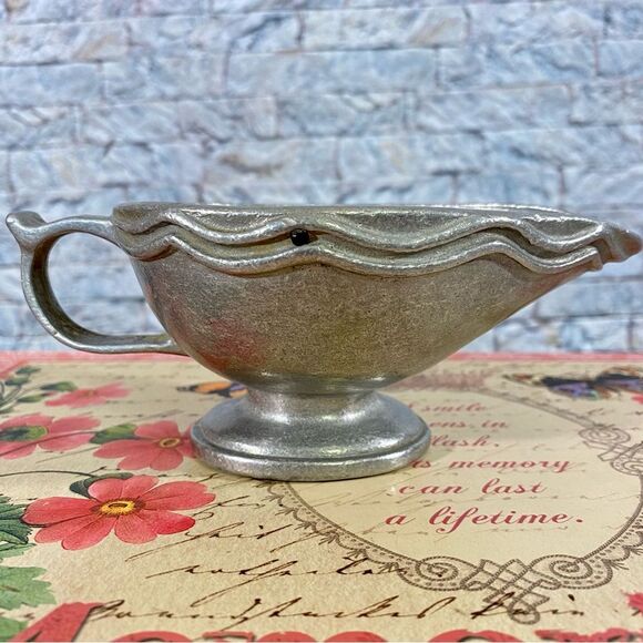 Vintage 1970s Pewter Gravy Boat Colonial Style Old World Viking Vibe - Picture 6 of 6